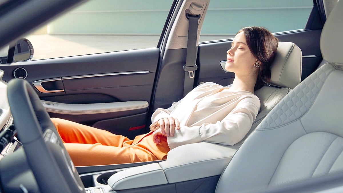 “이제는 중고차 가격으로 산다”… 400만 원 할인 받고 K5보다 싸게 사는 중형 세단