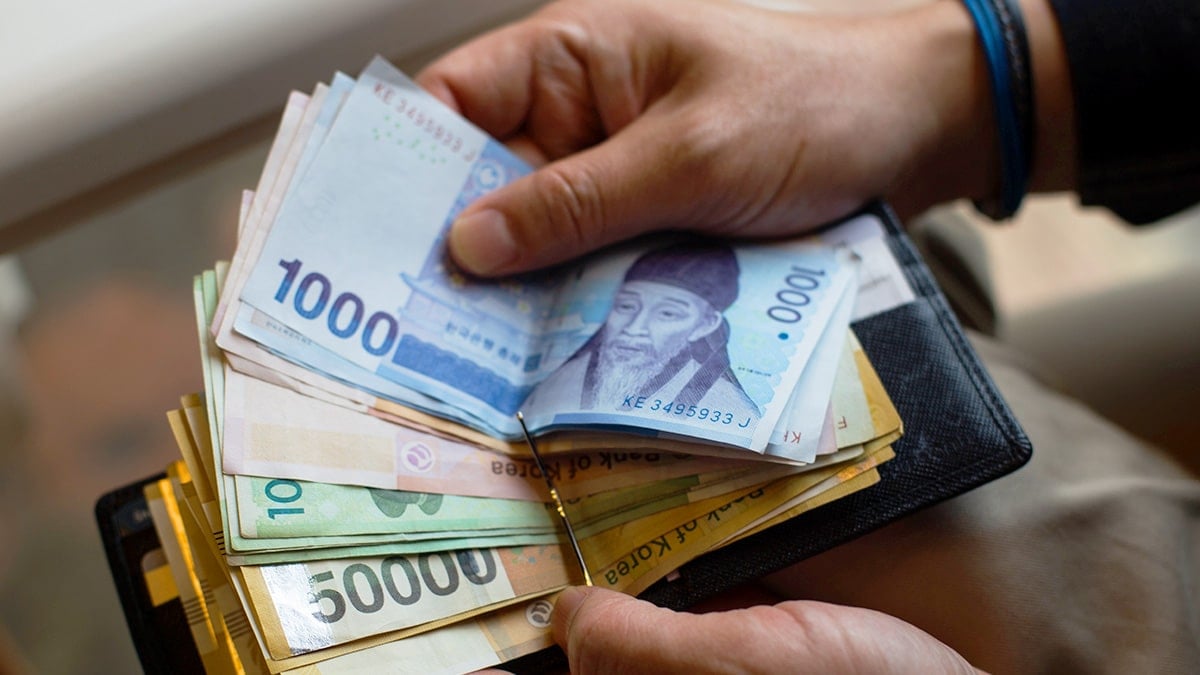 “5천만 원 벌어도 빚이 8천”… 먹고 살기 힘들어 죽겠는데, 월급도 깎이는 ‘비극’