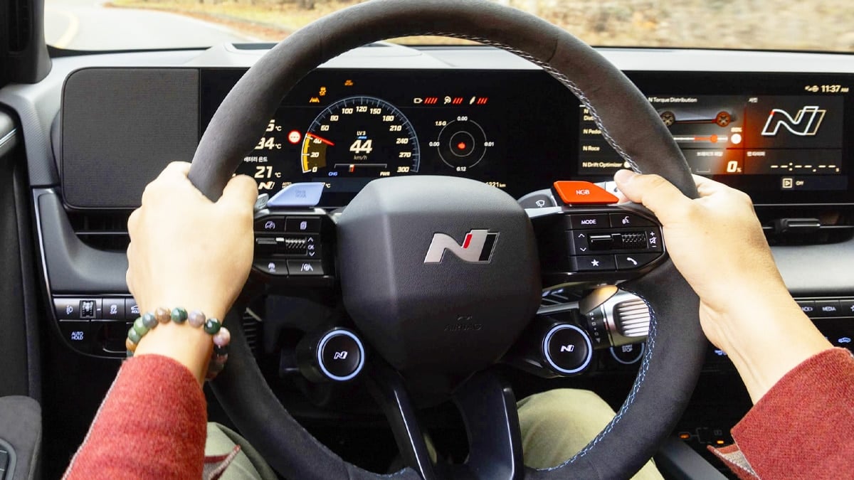 아이오닉 5 N 실내