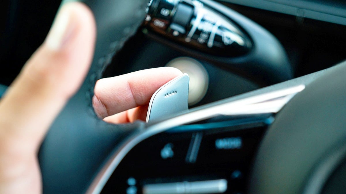 패들 시프트 좌측 마이너스(-) 레버