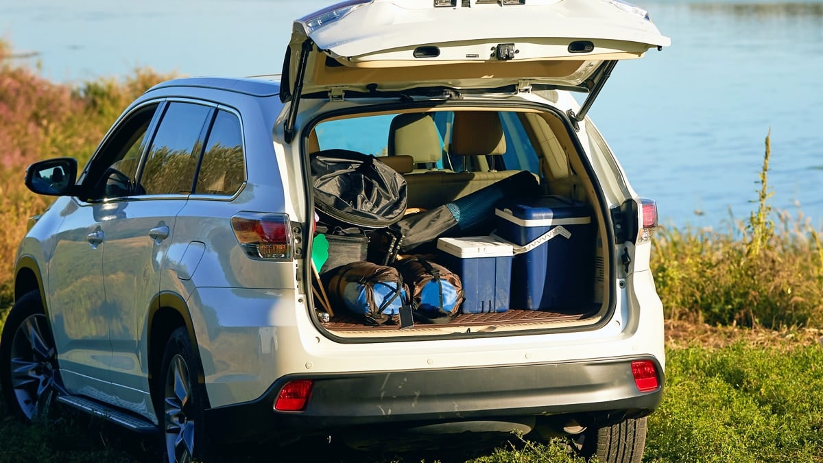 자동차 트렁크에 실린 짐들