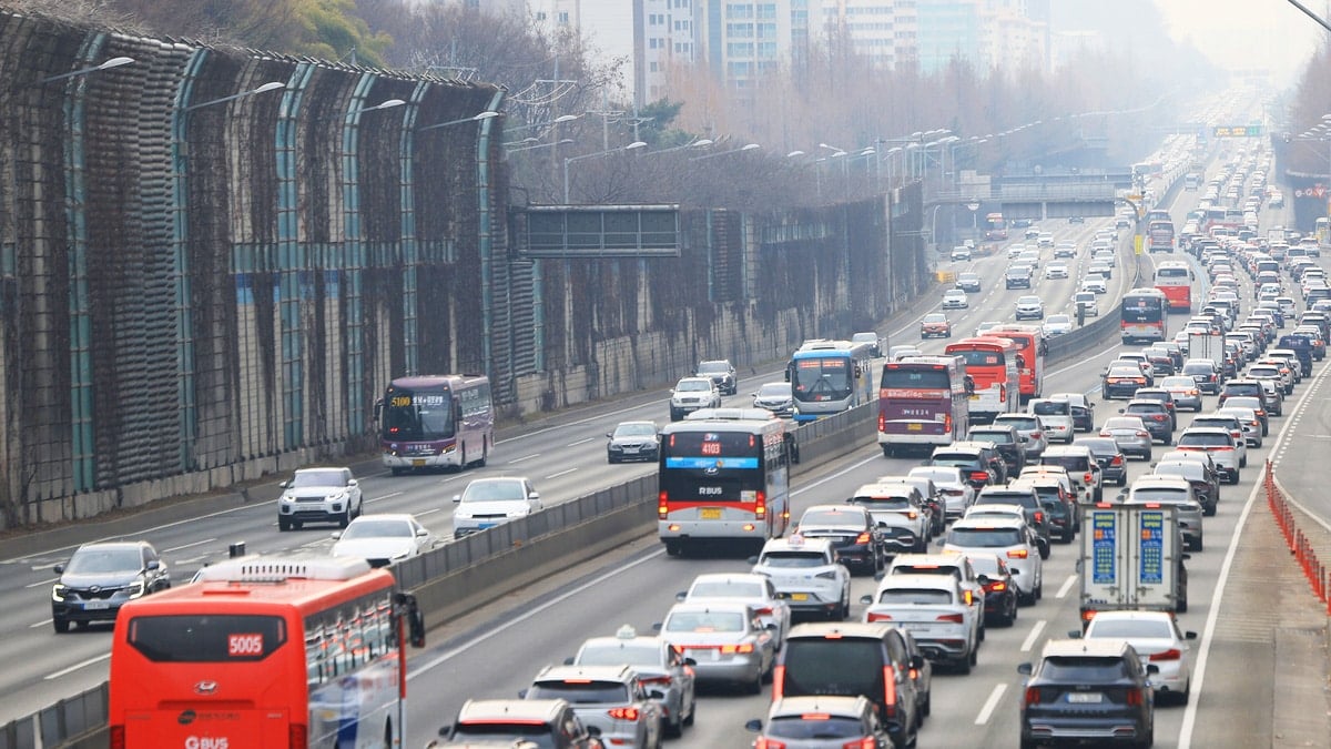 “고속도로 통행료 전액 면제”… 설 연휴, KTX까지 ‘50%’ 할인 소식에 아빠들 ‘환호성’