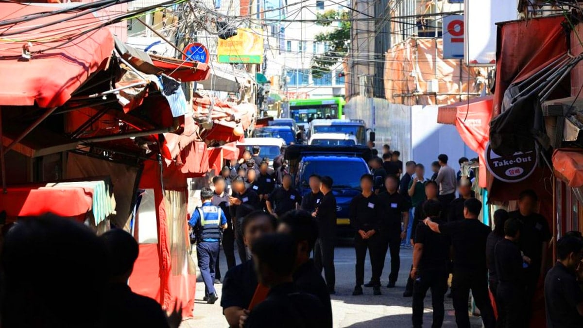 신월곡1구역 성매매 업소 명도집행 중인 모습