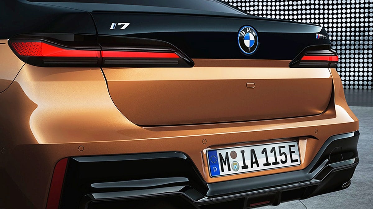 BMW i7