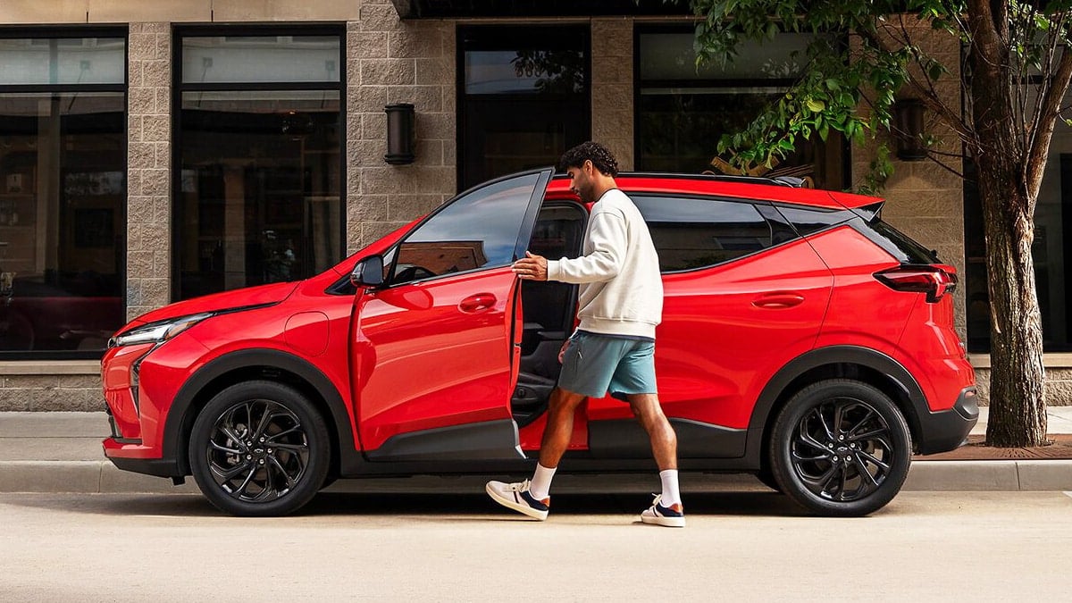 단종에서 부활한 쉐보레 볼트 EV… 1,600만 원 저렴한 가격에 기아는 어떡하나