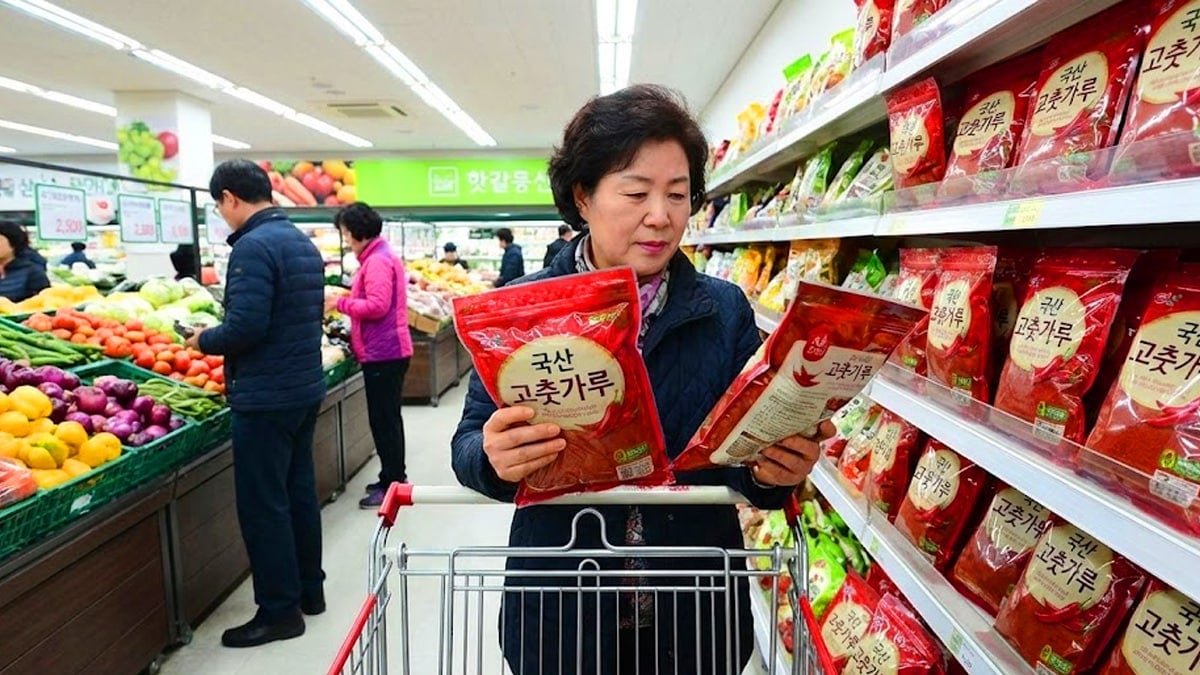 고춧가루를 구매하는 모습