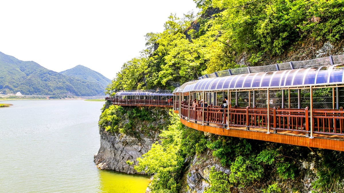 충청북도 단양강 잔도