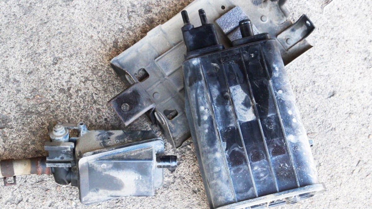 자동차 캐니스터