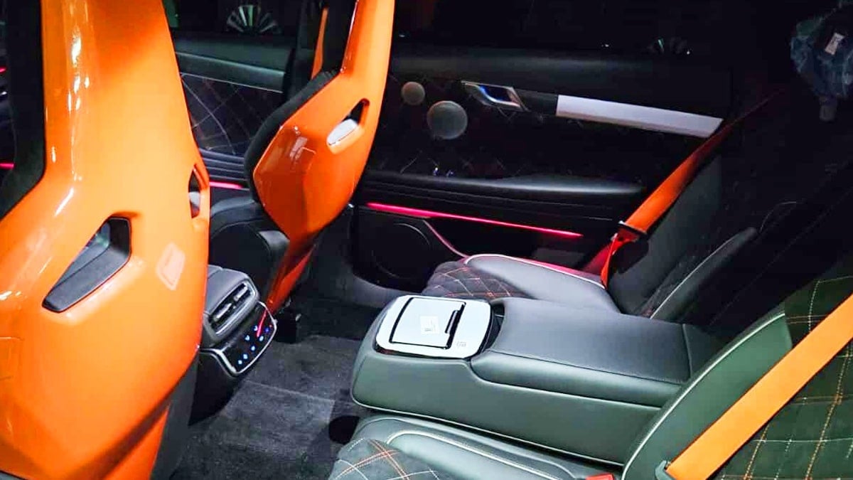 제네시스 G80 마그마 실내