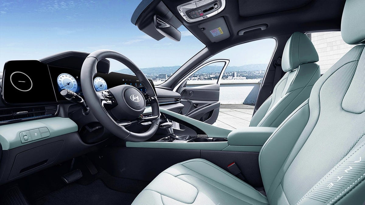 현대차 아반떼 실내