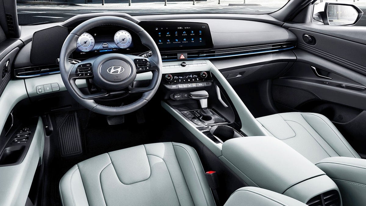 현대차 아반떼 실내