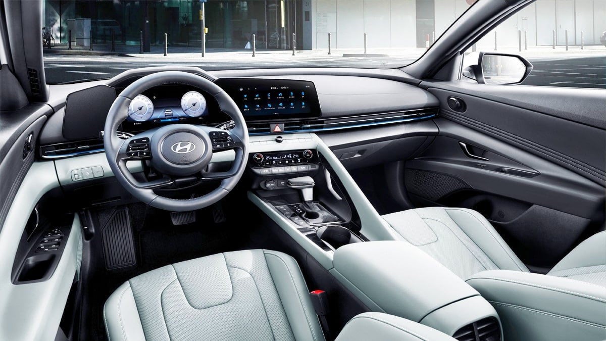 현대차 아반떼 실내