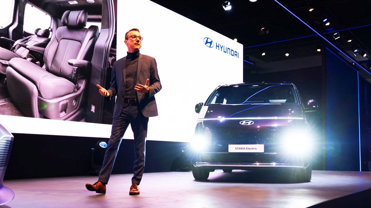 브뤼셀 모터쇼서 공개된 스타리아 EV