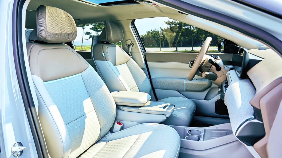 “SUV 말고 이거 사도 되겠어”… 디자인·주행거리에 ‘극찬’받는 국산 세단의 ‘정체’