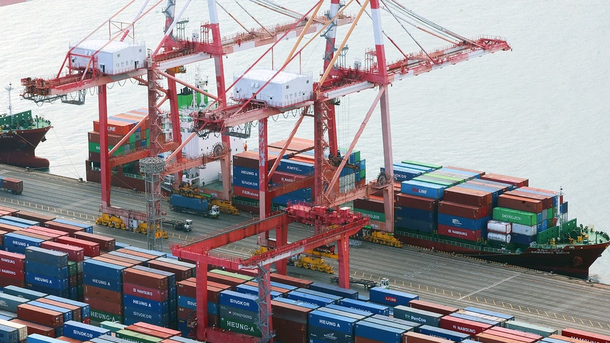 반도체가 수출의 ‘4분의 1’… 관세에도 무너지지 않고 사상 최초 7,000억 달러 달성