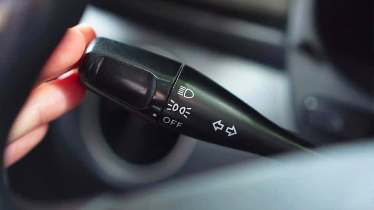 차량 방향지시등 레버