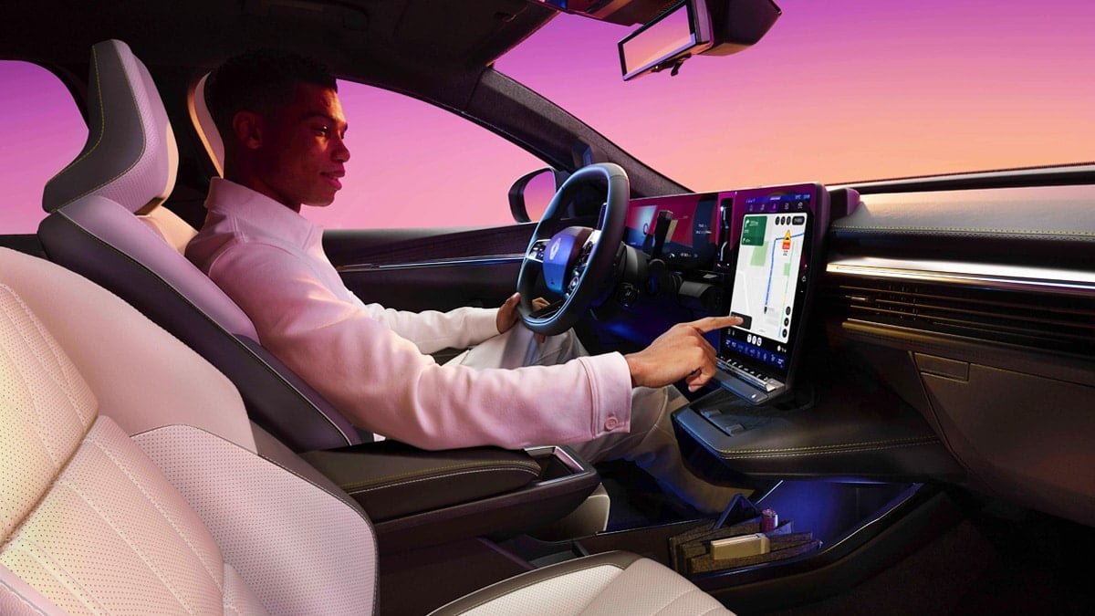 르노 세닉 E-Tech 실내