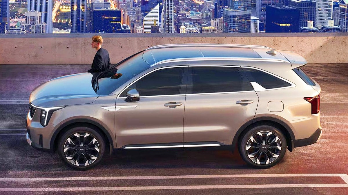 역사를 다시 쓴 기아 쏘렌토, 23년 만에 처음 ’10만 대’ 넘긴 패밀리 SUV