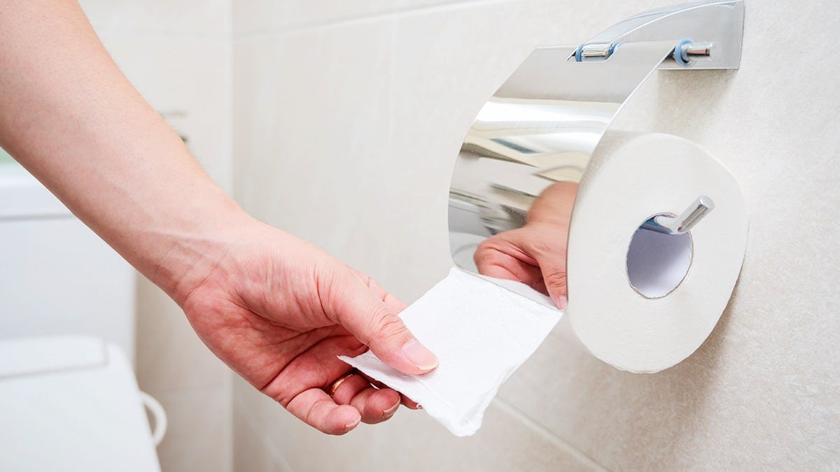 화장실 휴지를 거는 방향