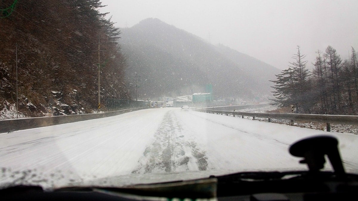 눈 길 도로 주행