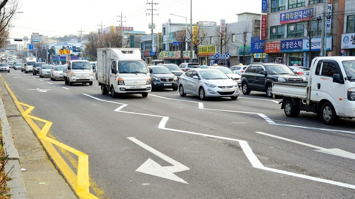 “카메라 없어도 다 걸려요”… 도로 위 지그재그, 무시했다간 과태료 12만 원 ‘날벼락’