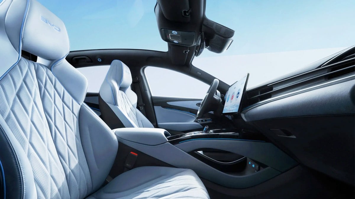 “현대차는 어떡하나”… 3,000만 원대로 내려온 수입 중형 세단에 업계 ‘초비상’