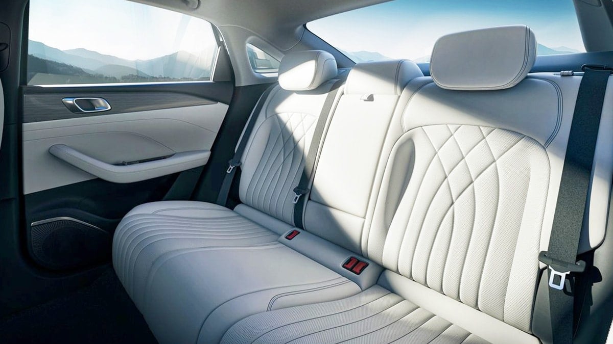 지리 갤럭시 스타샤인 6 실내