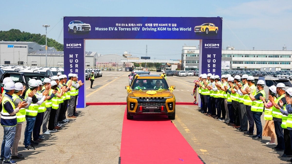 KGM 무쏘 EV 선적 기념식
