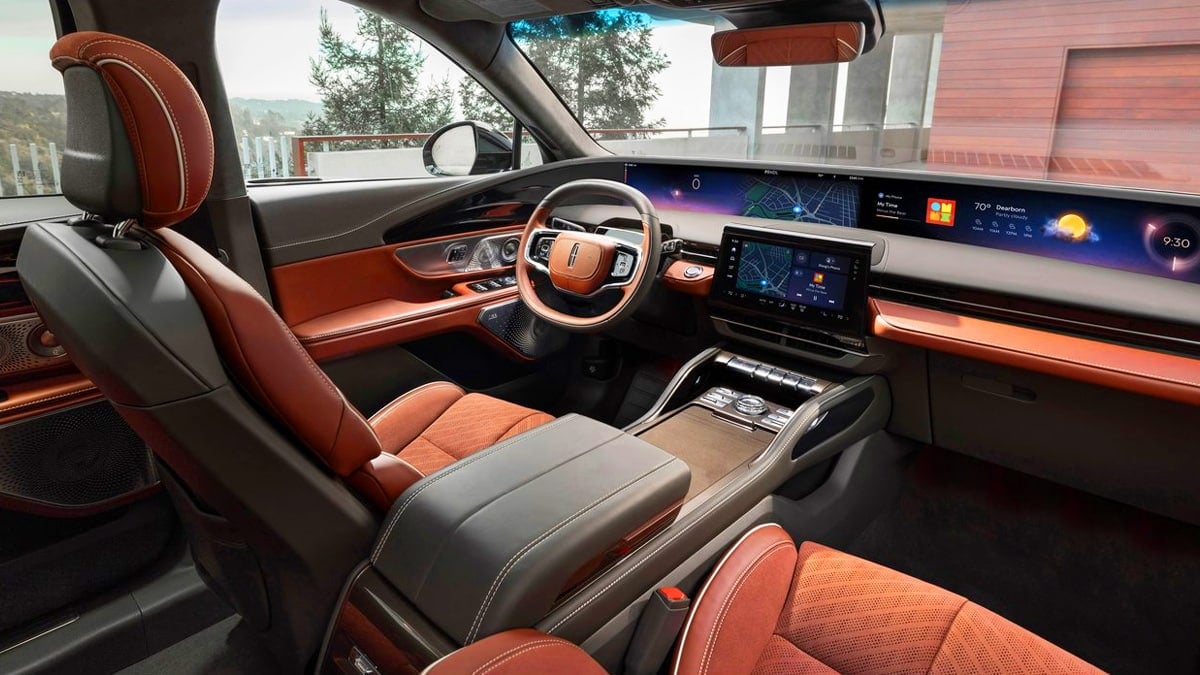 링컨 노틸러스 실내