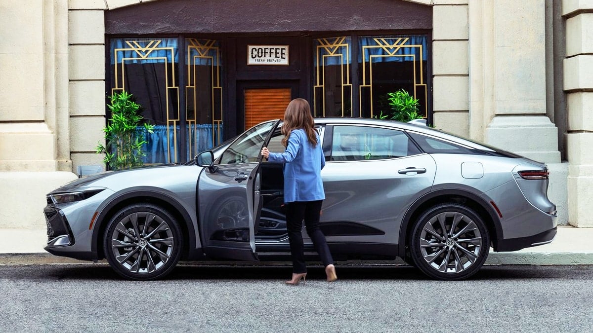 토요타 크라운 크로스오버 하이브리드