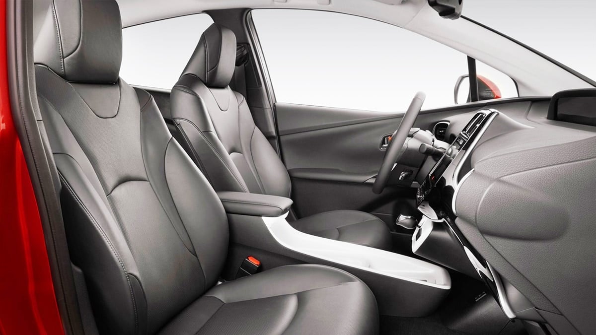 토요타 4세대 프리우스 실내