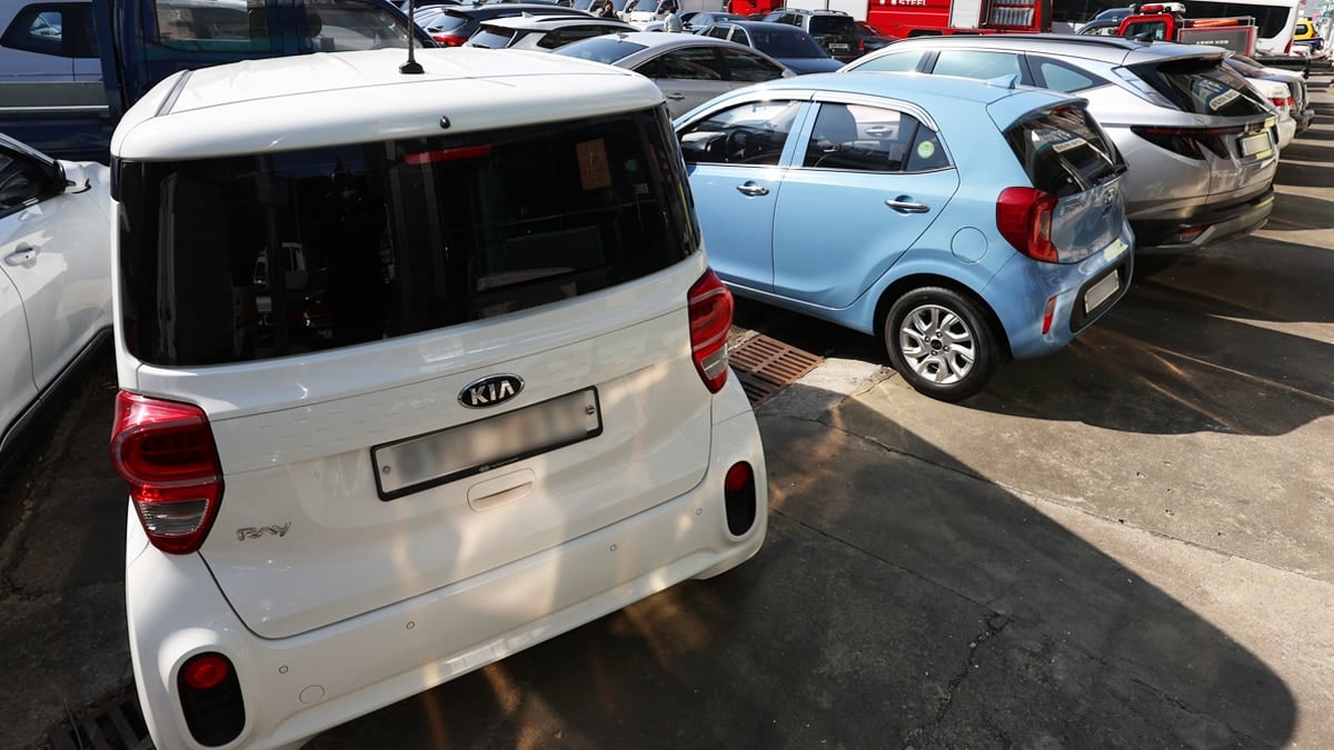 서울의 한 중고차 매매 시장 서울의 한 중고차 매매 시장