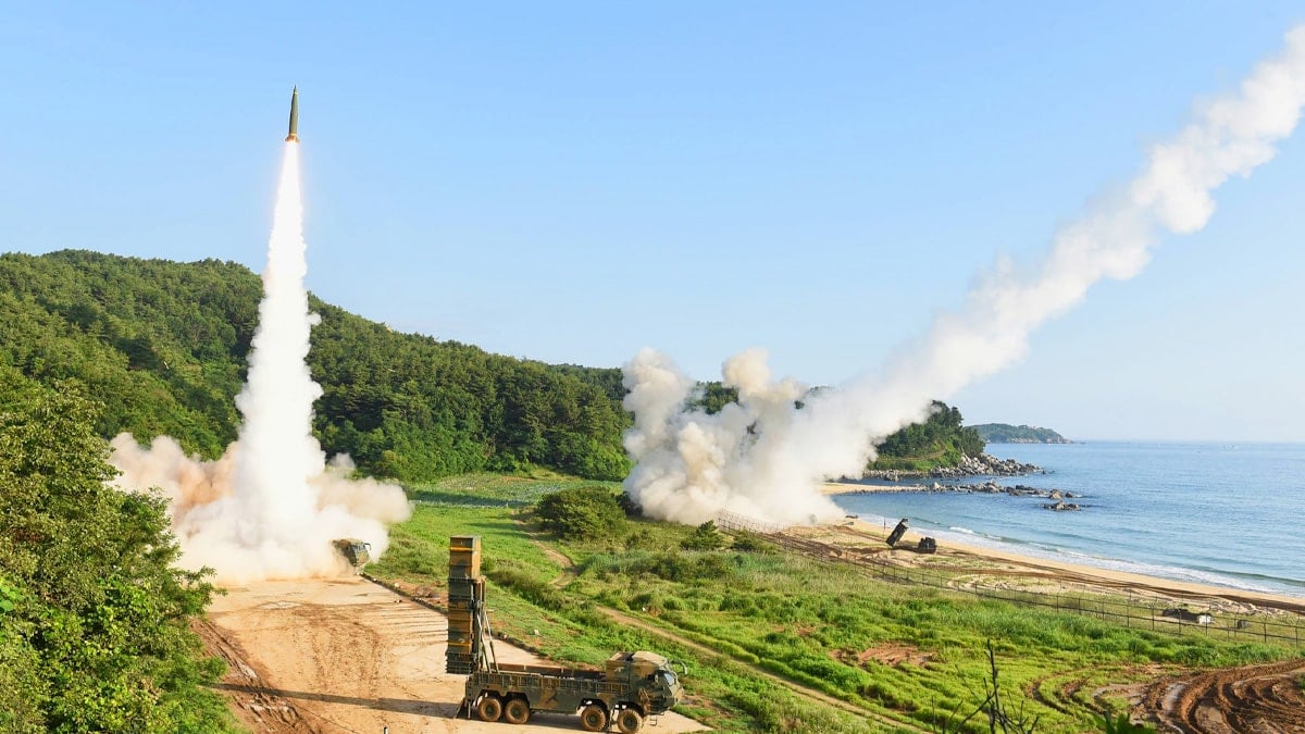 한국군 현무-2A와 주한미군 에이태김스의 모습