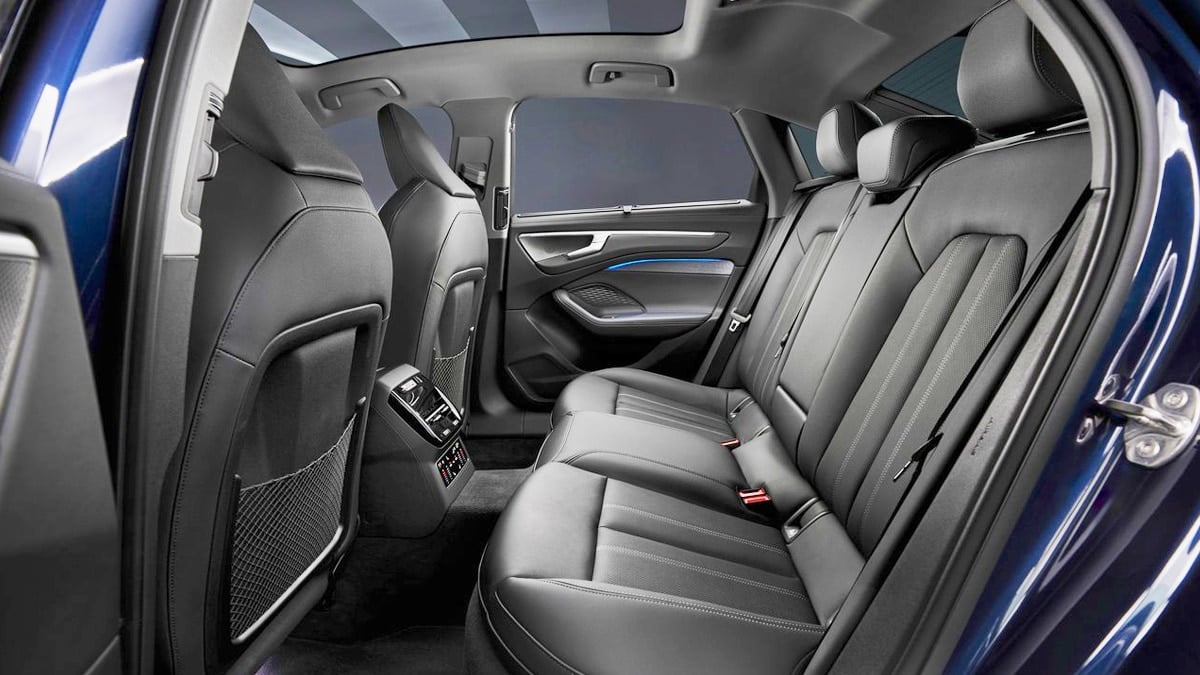 더 뉴 아우디 A6 실내