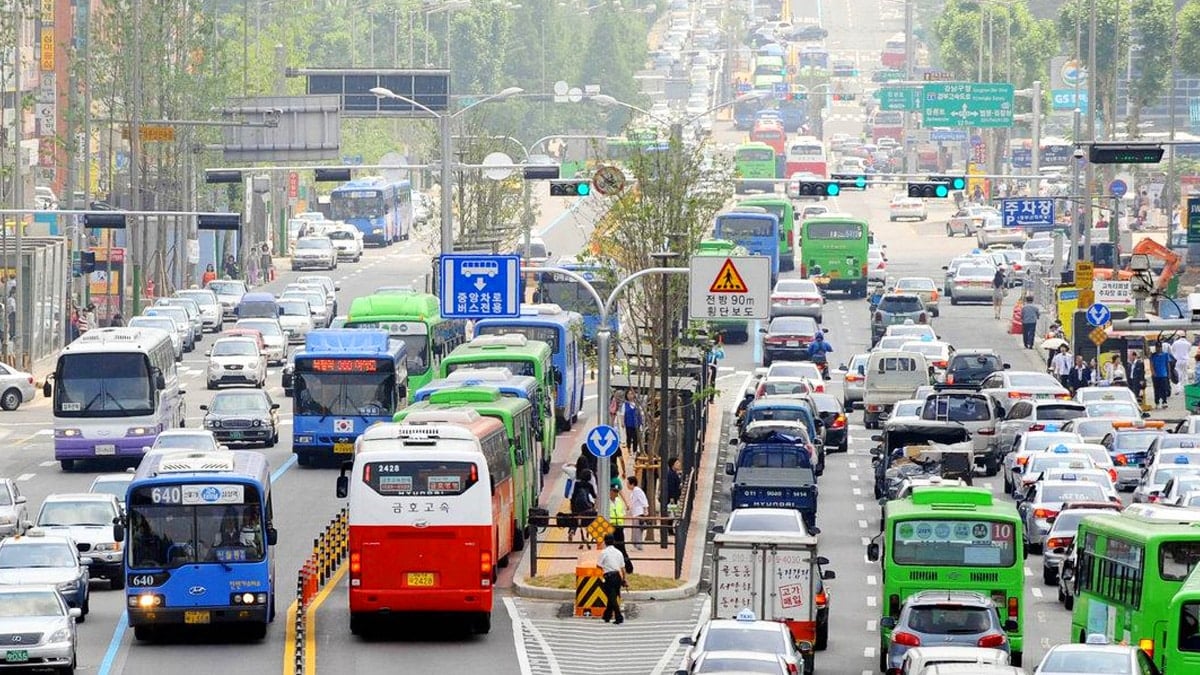 서울의 복잡한 도로