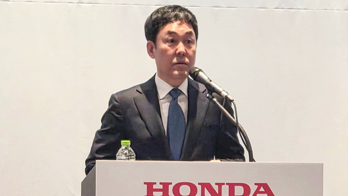 혼다코리아 자동차 판매 사업 종료 기자회견 중인 이지홍 대표이사