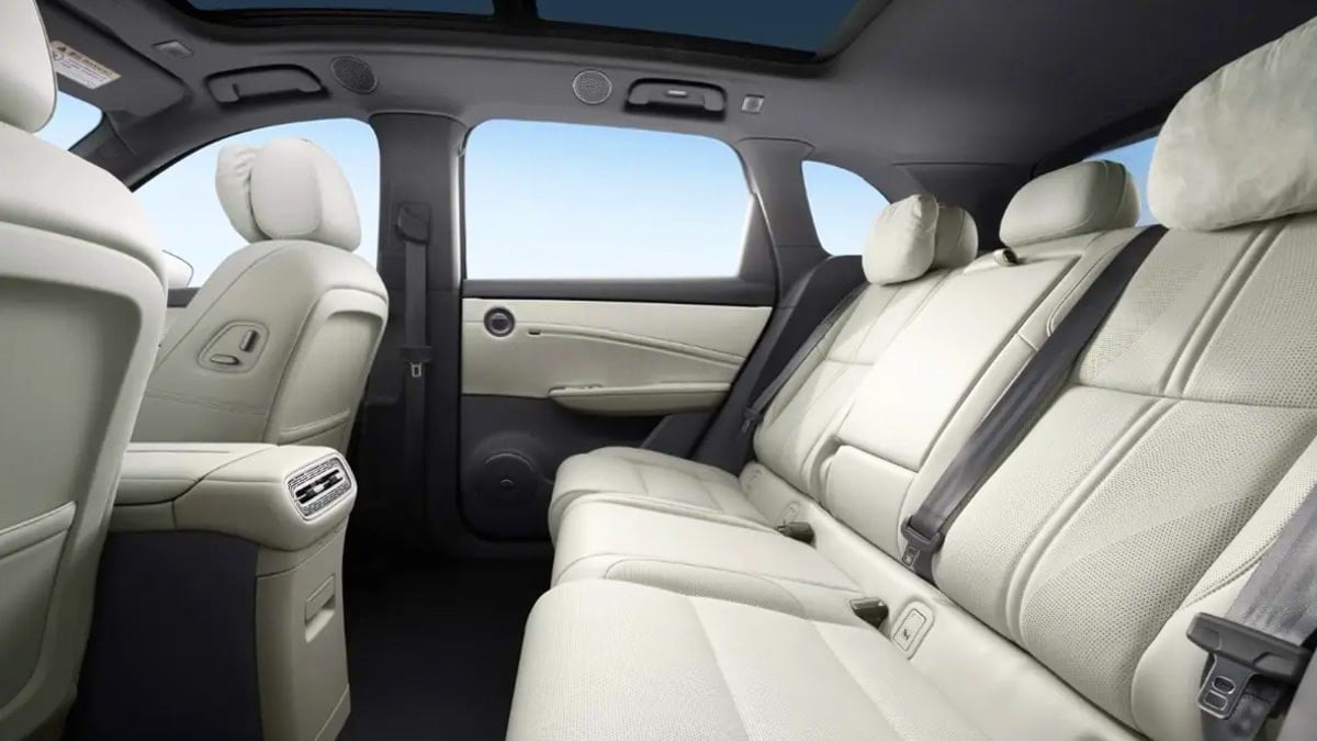 홍치 HS6 PHEV 실내