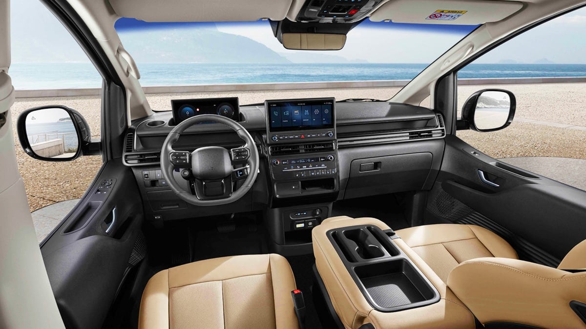 더 뉴 스타리아 일렉트릭 실내