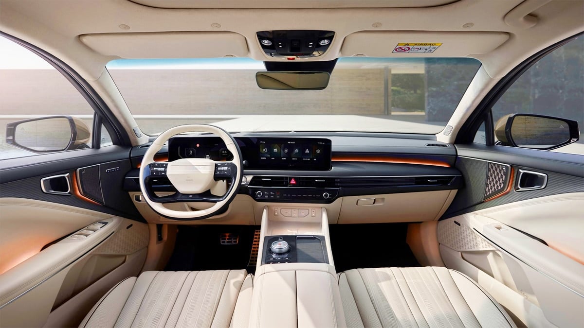 기아 The 2027 K8 실내