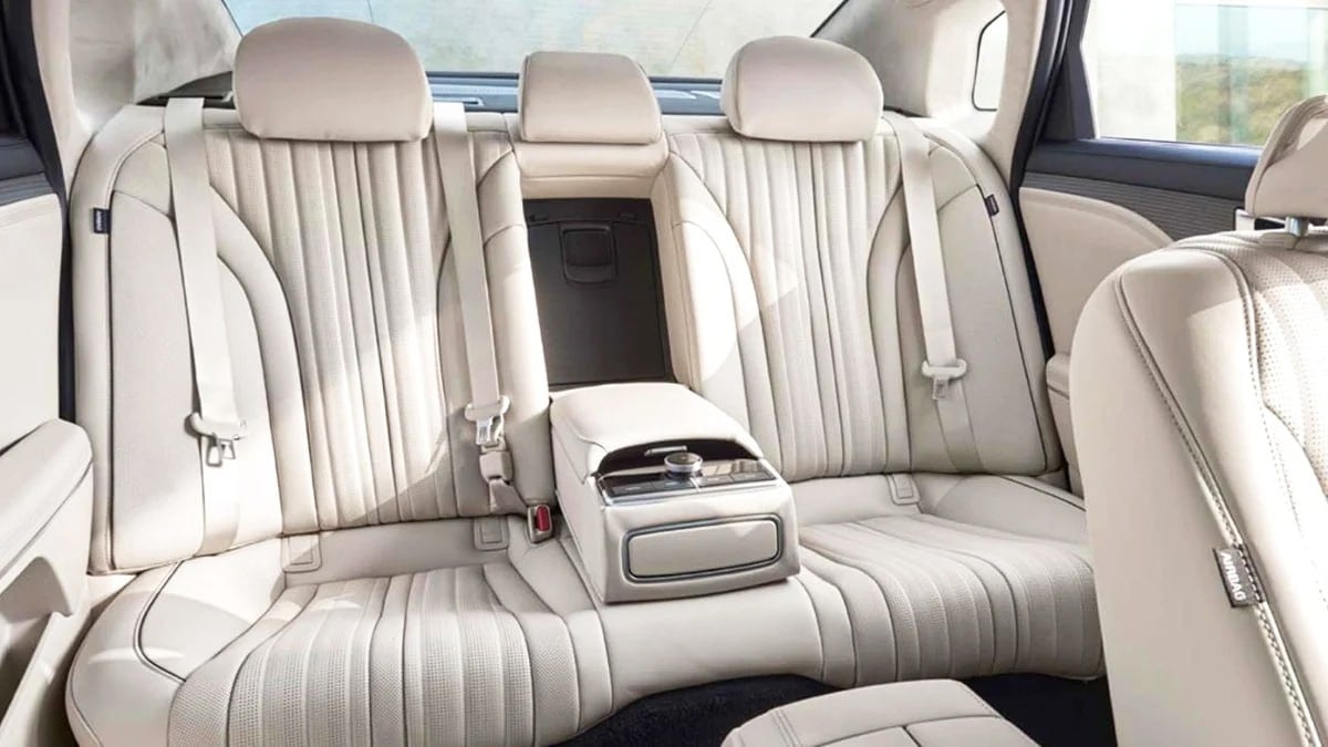 기아 The 2027 K8 실내