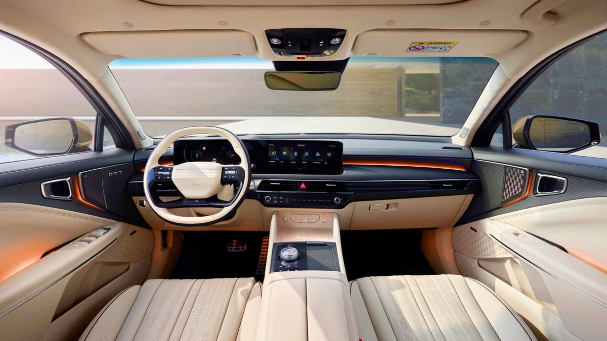 기아 K8 하이브리드 실내