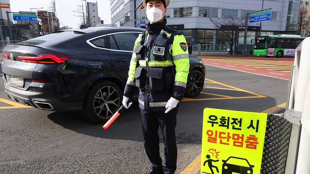 우회전 일시정지 단속