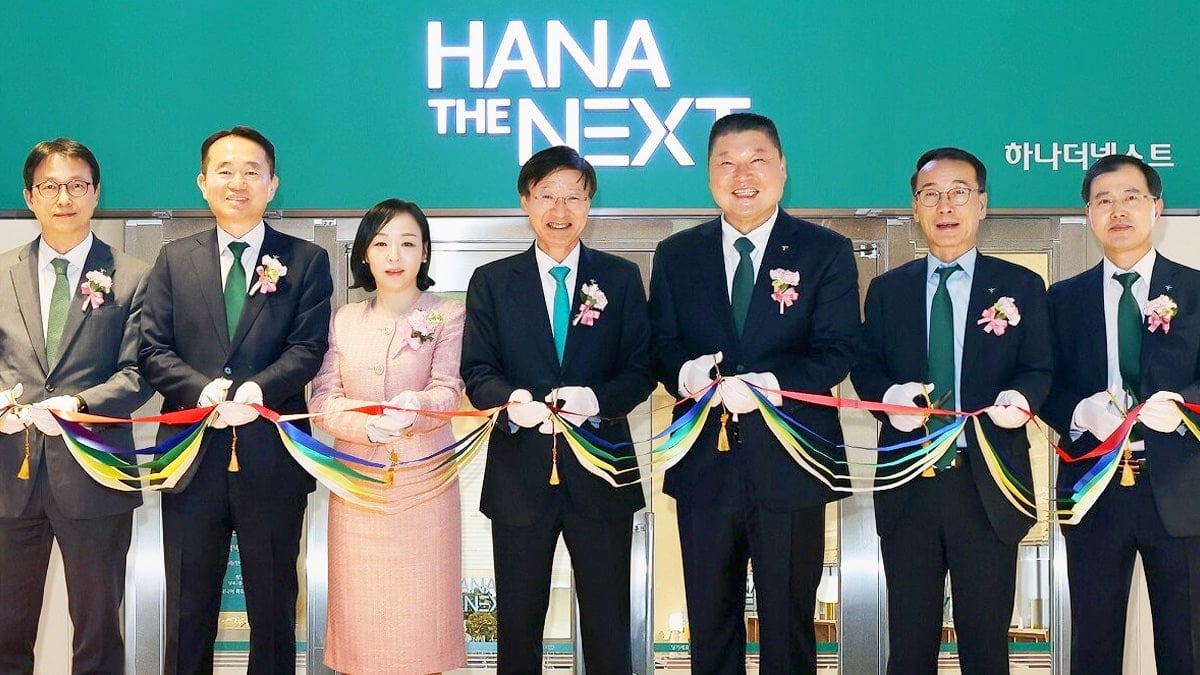 하나 더 넥스트 라운지 1호점의 개점