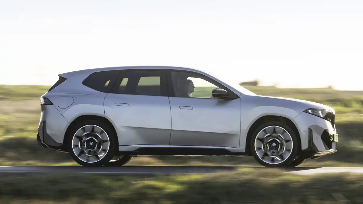 더 뉴 BMW iX3