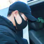 과거 만취 상태로 무면허 운전 중 사고를 낸 배우 손승원