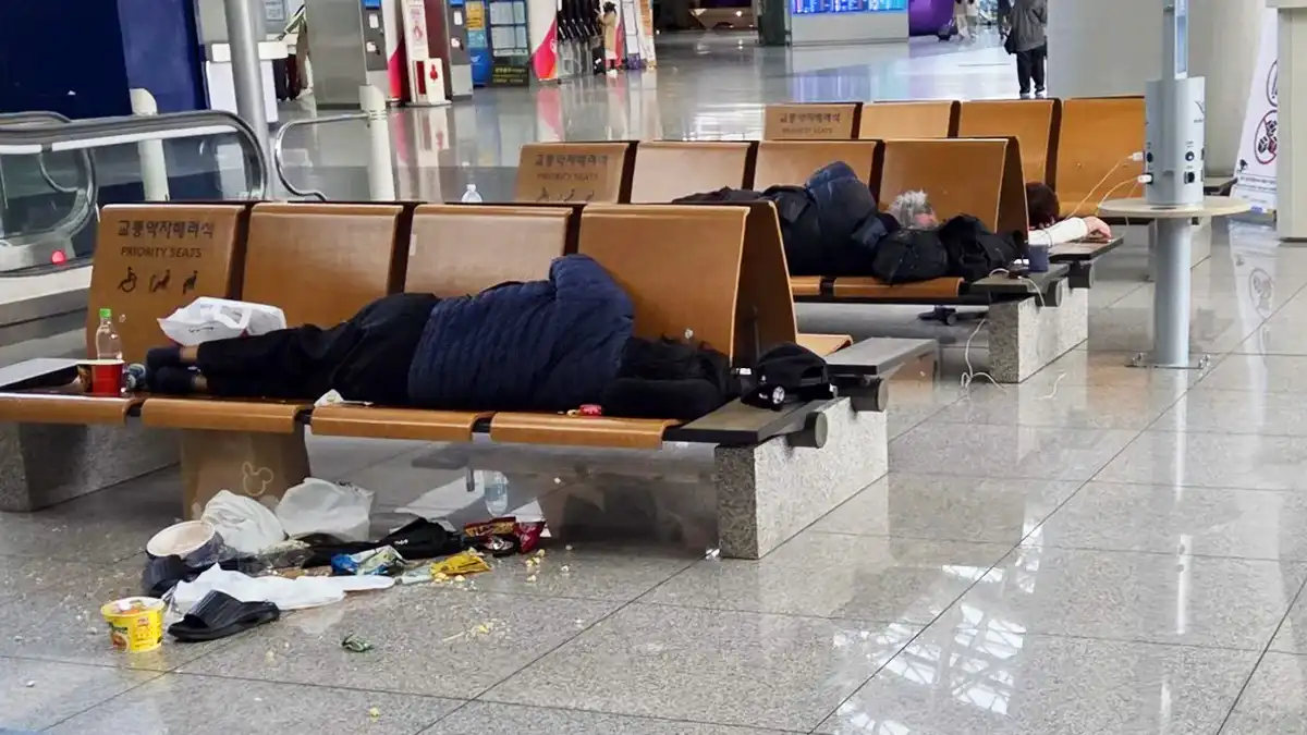 인천공항에 눌러앉은 노숙자들