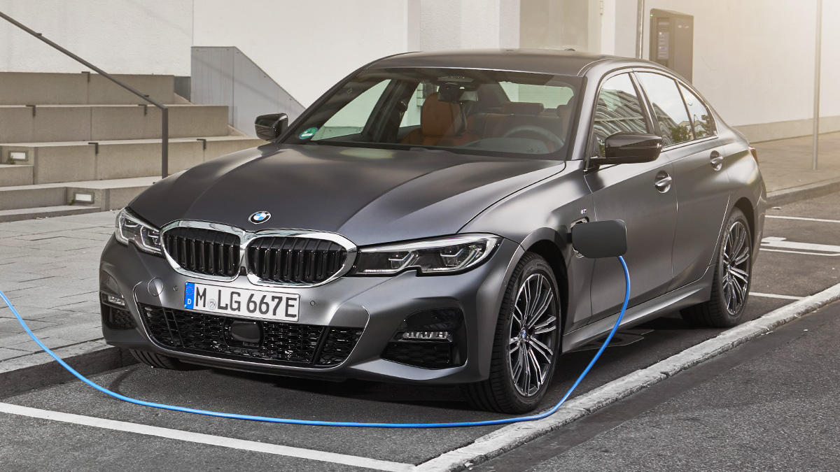 BMW 330e (G20) BMW 330e (G20)